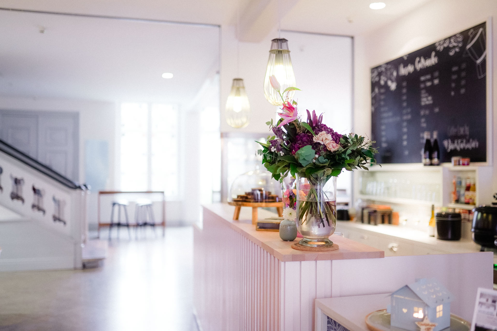 Lübecker Fotograf Anne Kraemer unterstützt Unternehmen in Schleswig-Holstein als Businessfotograf Luebeck und bietet Beratung im Bereich Marketing an.