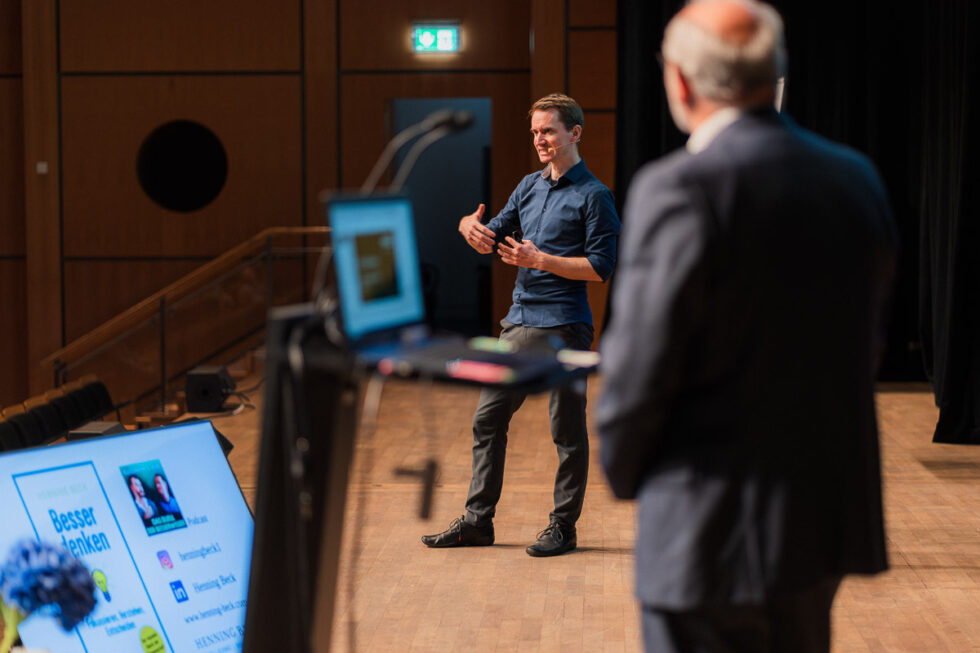Speaker auf Konferenz in Hamburg professionell fotografiert