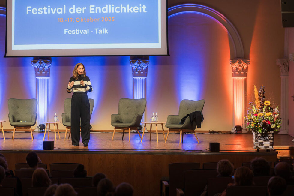 Fotograf Lübeck dokumentiert Redner und Publikum